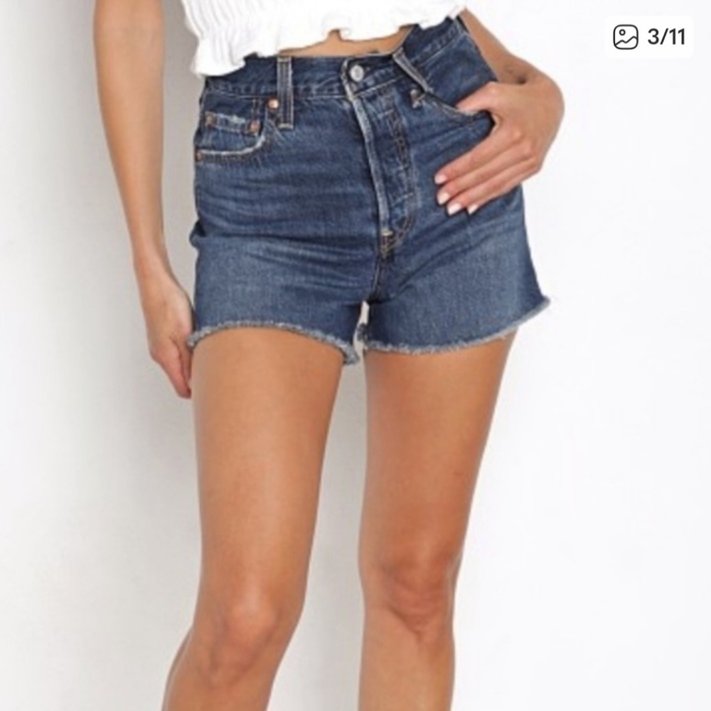 Levi’s Premium Ribcage Denim Short Sz 29